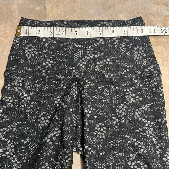 𝅺beyond Yoga Women's Cropped Leggings Size XS - Picture 7 of 8